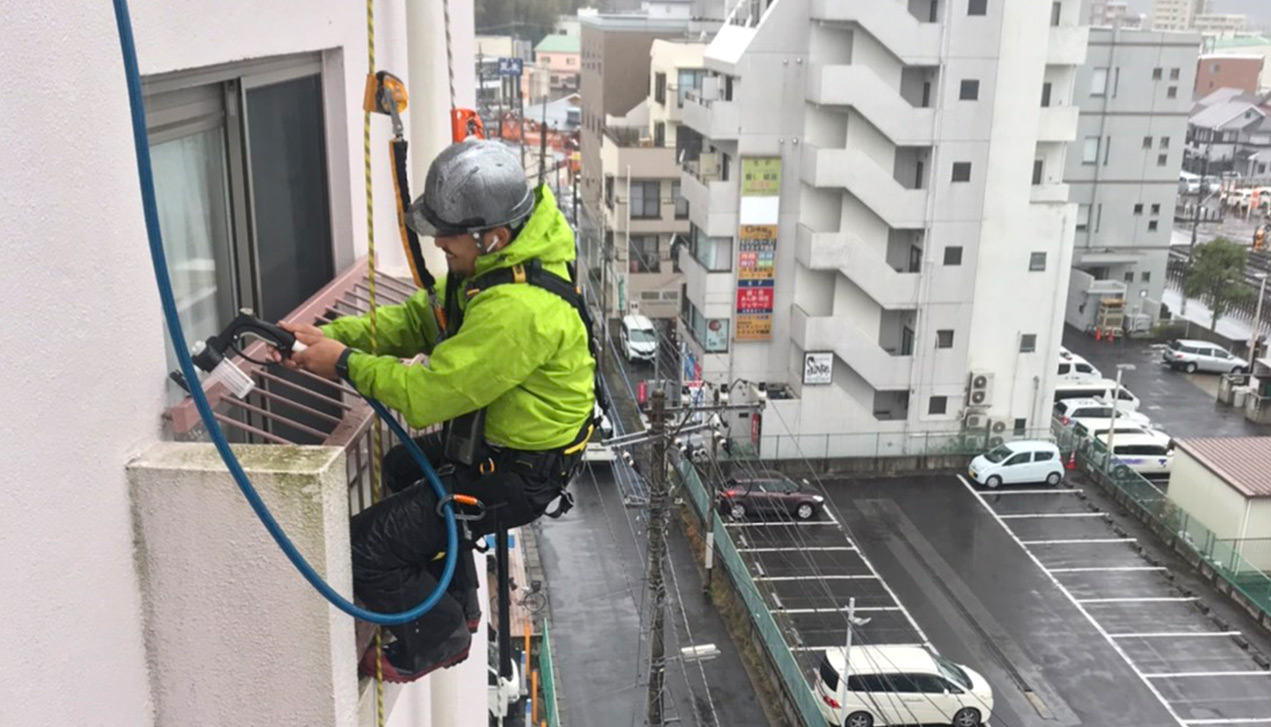 雨漏りが再発する理由とは？1発で直すなら雨漏り専門の会社へ！