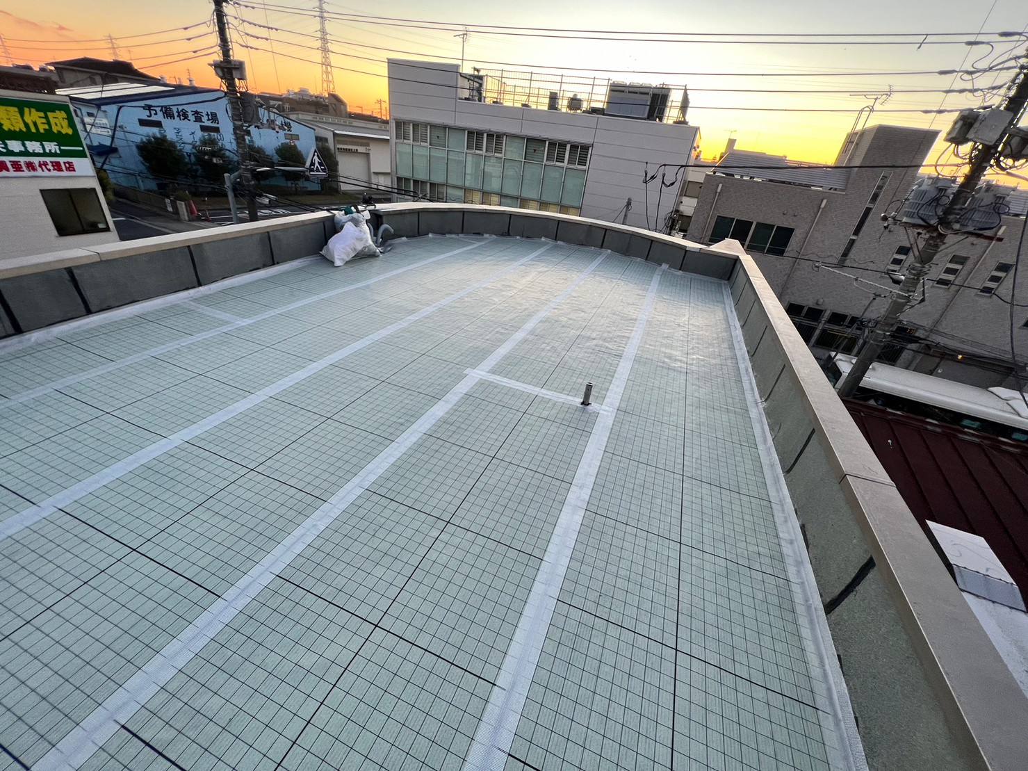 東京都足立区R様鉄骨造ビル屋上通気緩衝工法防水